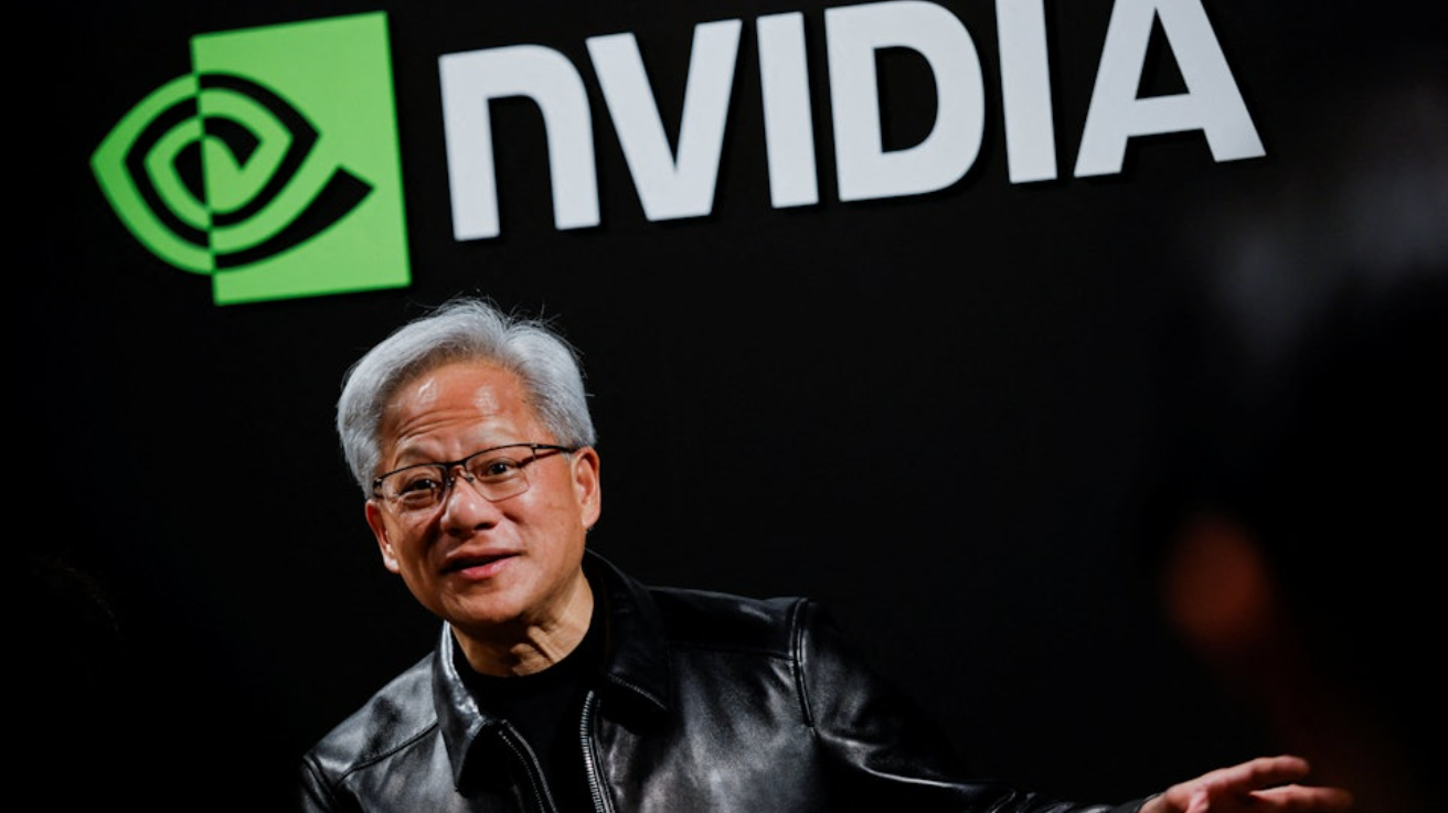 Jensen Huang: Az MI-biztonság területén az Nvidia-nak „feltétlenül” együtt kell működnie a kínai vállalatokkal